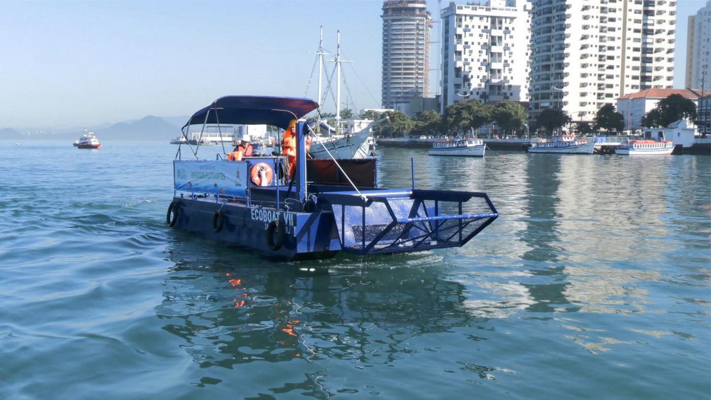Santos inicia remoção de detritos com ecoboats para preservar os oceanos. Estimativa é de 5t por mês