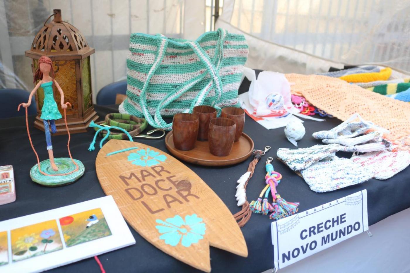 Artesãos de Santos expõem seus trabalhos em evento portuário