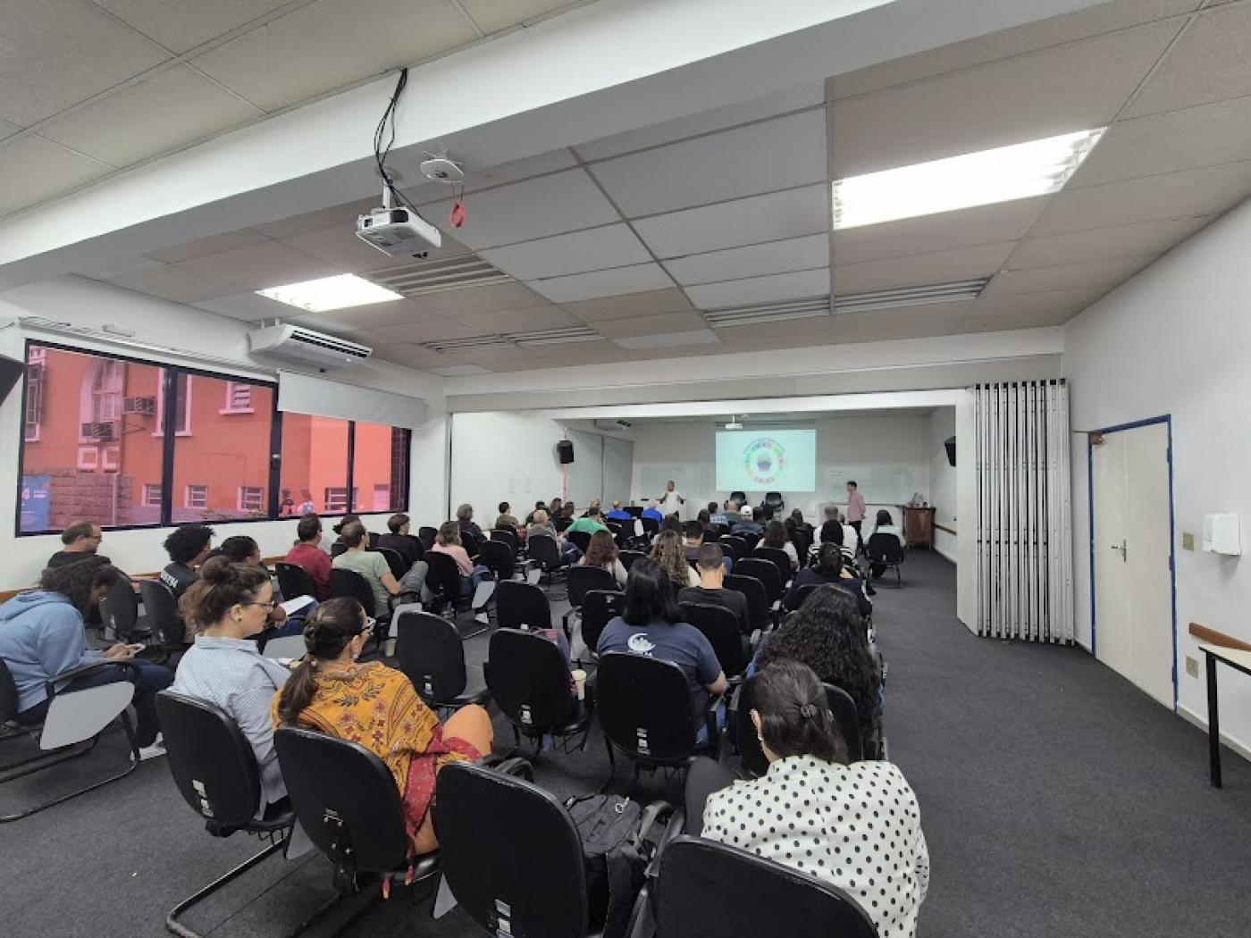 Gestão de resíduos e valorização de cooperativas de reciclagem são foco em evento no Porto de Santos