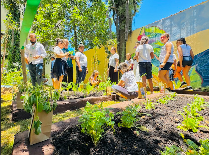 Projeto Porto do Futuro inaugura Horta, Pomar Eco-Pedagógico e Mini Floresta Urbana no Colégio Santista