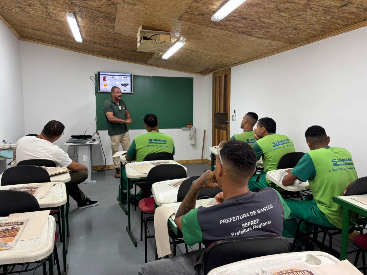 Ecofábrica de Santos inicia cursos de marcenaria e elétrica para reeducandos e funcionários